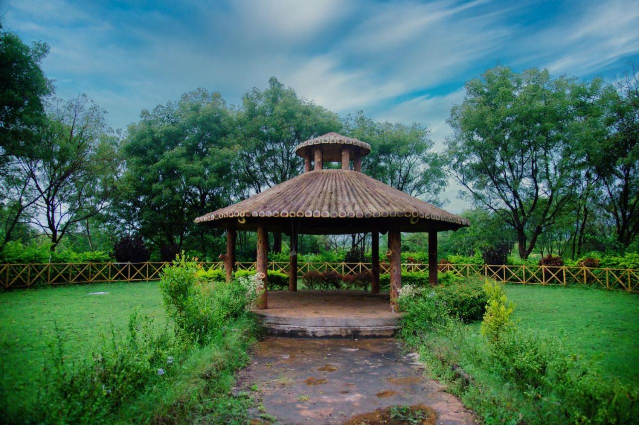Sterling Banashree Badami Hotel Exterior photo