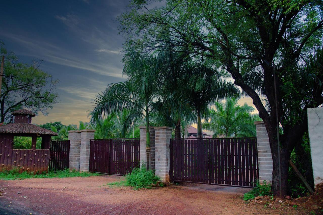 Sterling Banashree Badami Hotel Exterior photo