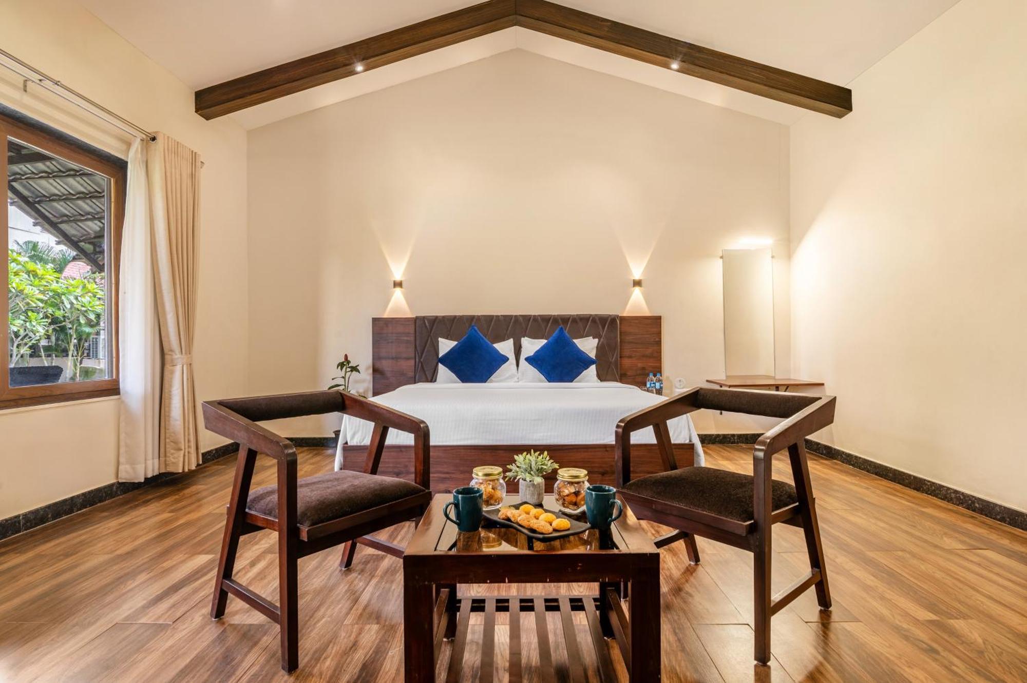 Sterling Banashree Badami Hotel Exterior photo