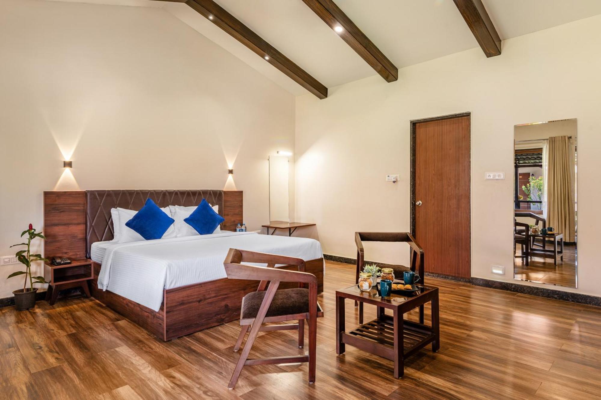 Sterling Banashree Badami Hotel Exterior photo