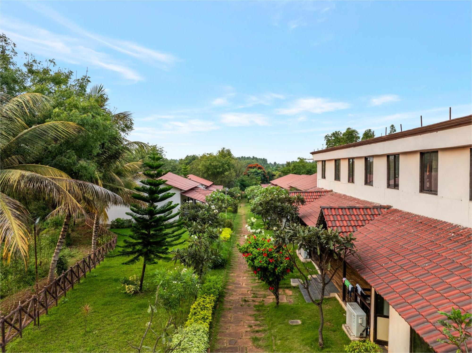 Sterling Banashree Badami Hotel Exterior photo