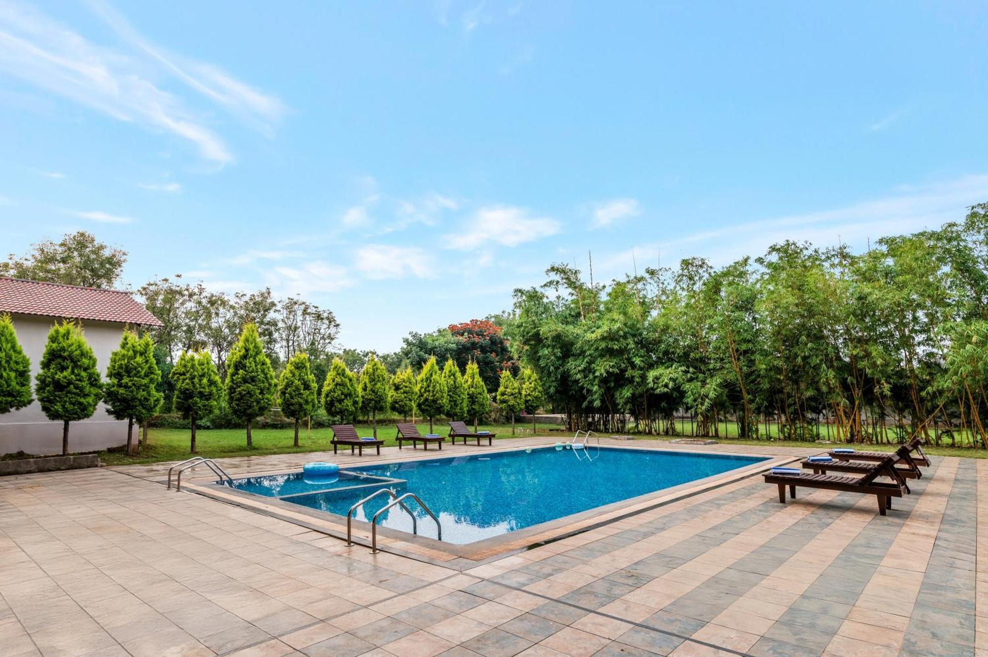Sterling Banashree Badami Hotel Exterior photo